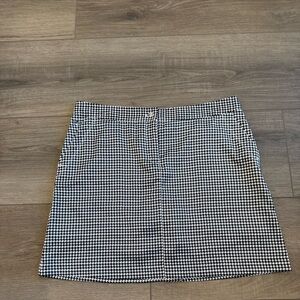 Izod Black and White Mini Skirt - Houndstooth Print